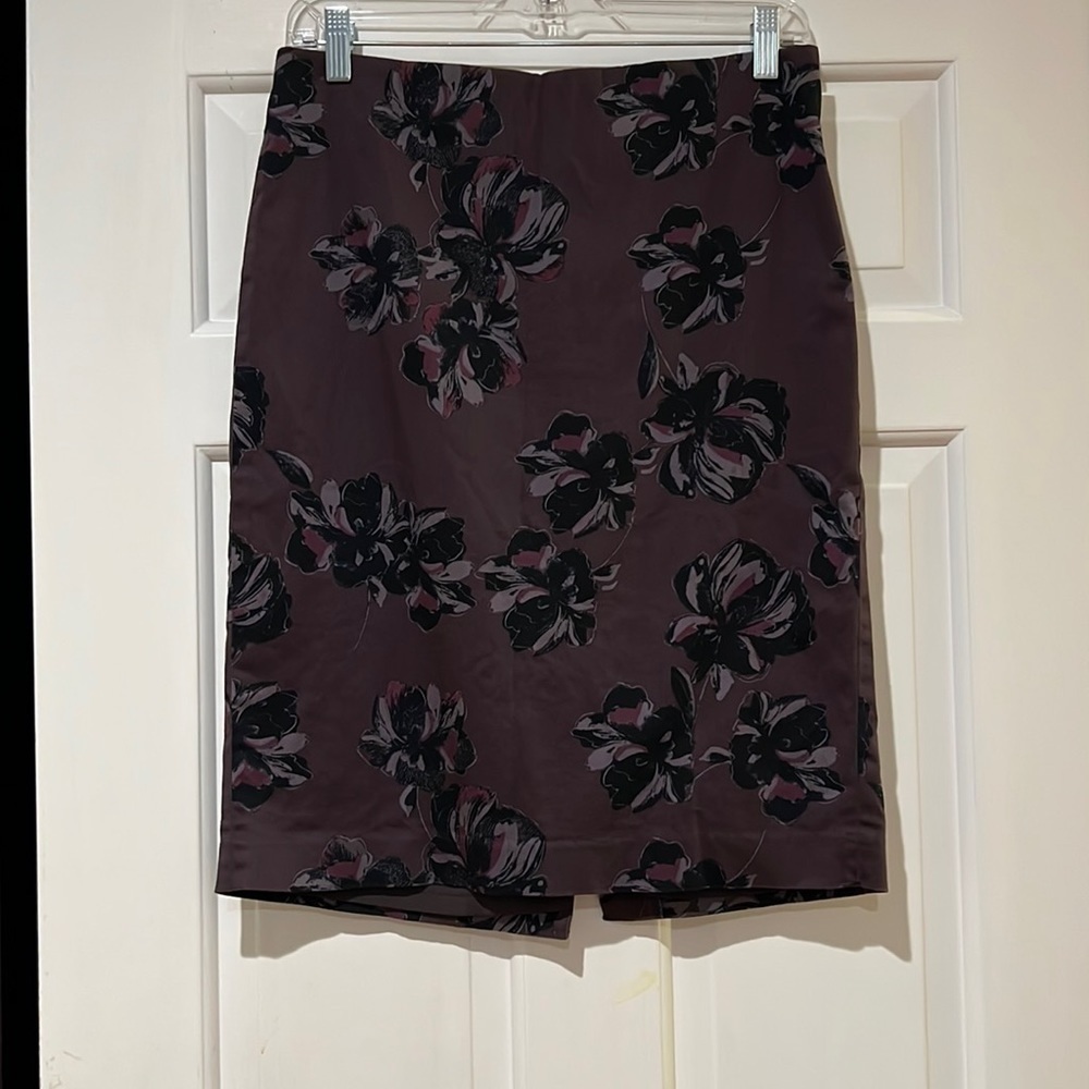 Ann Taylor purple flowered pencil skirt